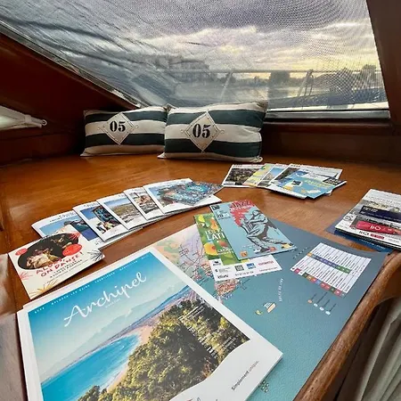 Navi Yacht A Sete, 2 A 8 Couchages, Privatif Botel Sete