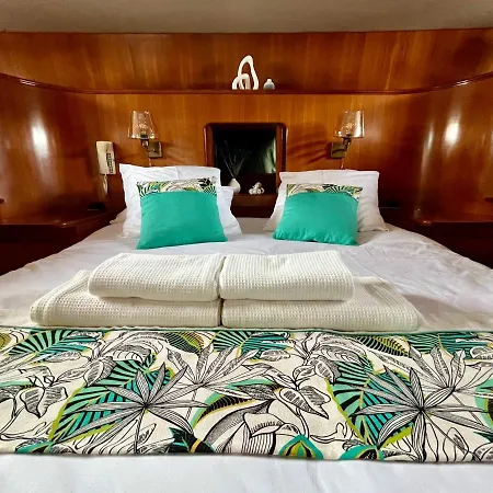 Botel Navi Yacht A Sete, 2 A 8 Couchages, Privatif *