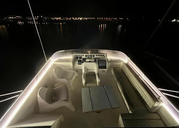 船屋 Navi, Yacht A Quai Centre, 2 A 8 Pers