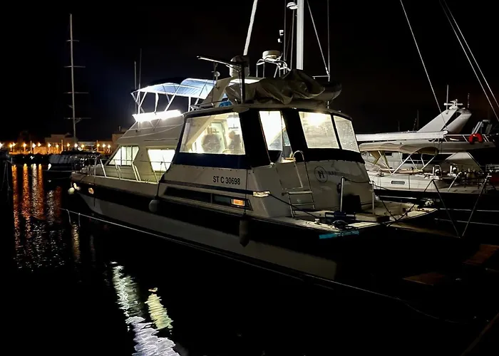Navi, Yacht A Quai Centre, 2 A 8 Pers 船屋 *