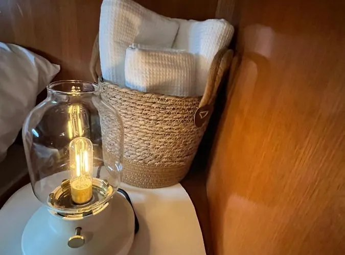 船屋 Navi, Yacht A Quai Centre, 2 A 8 Pers