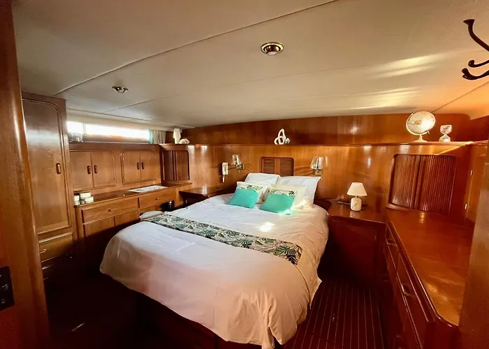 船屋 Navi, Yacht A Quai Centre, 2 A 8 Pers 塞特港