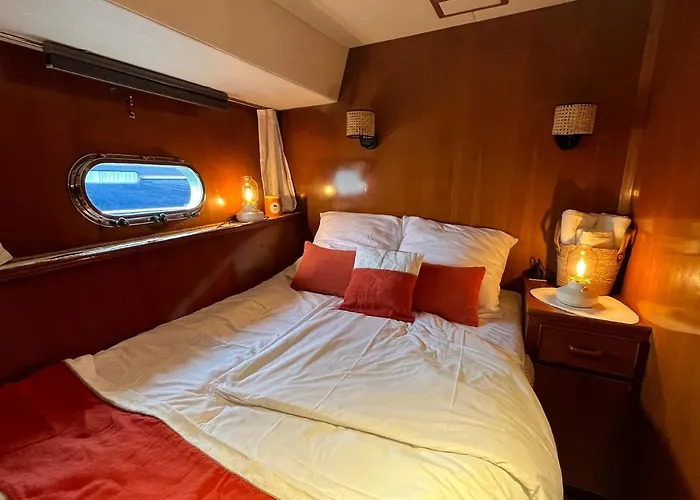 船屋 Navi, Yacht A Quai Centre, 2 A 8 Pers