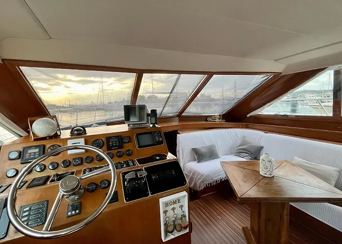Navi, Yacht A Quai Centre, 2 A 8 Pers 船屋 *