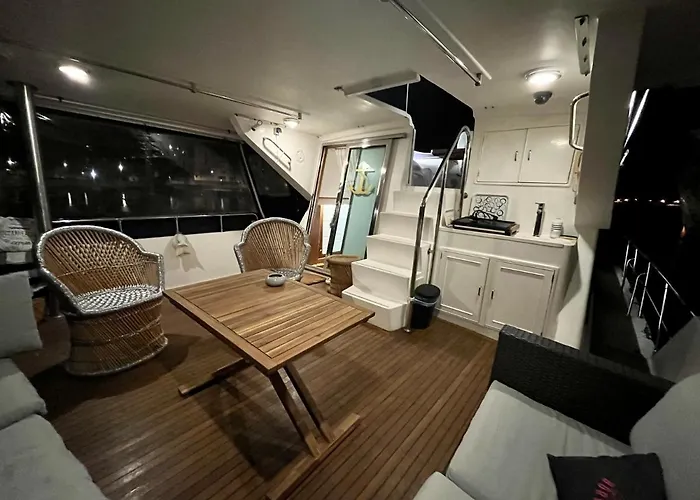 Navi, Yacht A Quai Centre, 2 A 8 Pers 塞特港
