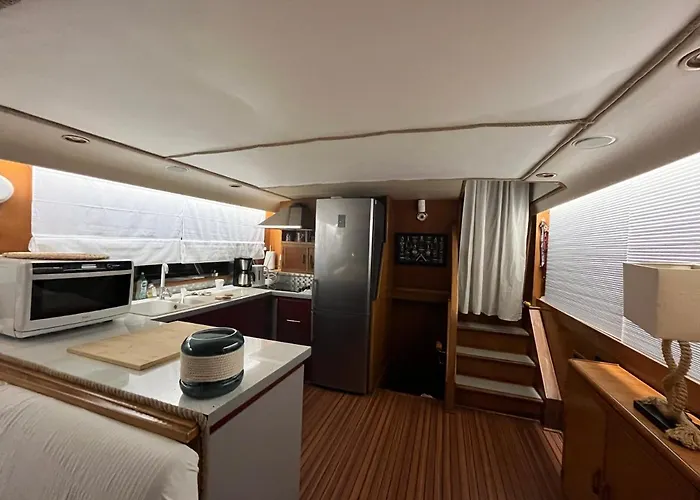 船屋 Navi, Yacht A Quai Centre, 2 A 8 Pers