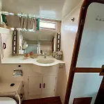 Navi - Yacht A Quai Au Coeur De - Terrasse & Flybridge - 2 A 8 Personnes Botel *