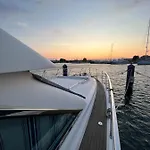 Navi - Yacht A Quai Au Coeur De - Terrasse & Flybridge - 2 A 8 Personnes * Sète