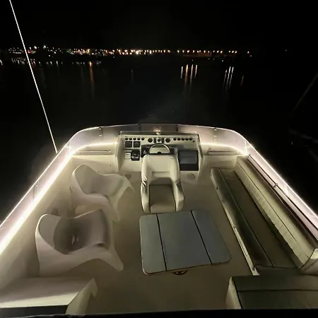 Ботель Navi, Yacht A Quai Centre, 2 A 8 Pers