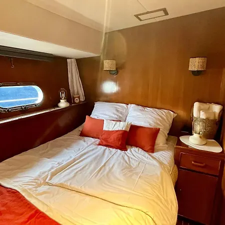 Ботель Navi, Yacht A Quai Centre, 2 A 8 Pers