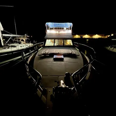 Ботель Navi, Yacht A Quai Centre, 2 A 8 Pers Сет