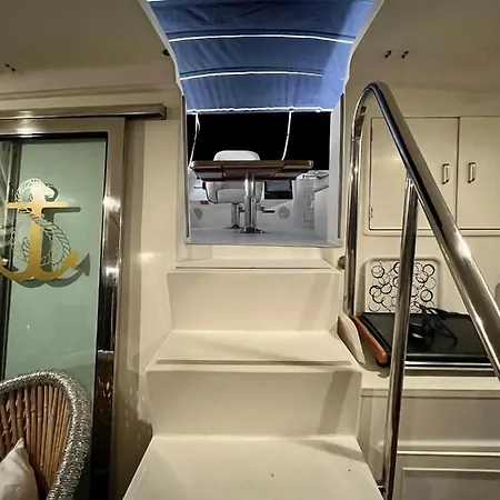 Navi, Yacht A Quai Centre, 2 A 8 Pers * Сет