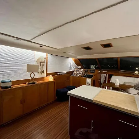 Navi, Yacht A Quai Centre, 2 A 8 Pers * Сет