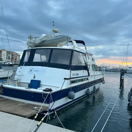 Båthotell Navi, Yacht A Quai Centre, 2 A 8 Pers