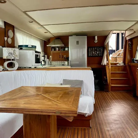 Ботель Navi, Yacht A Quai Centre, 2 A 8 Pers Сет