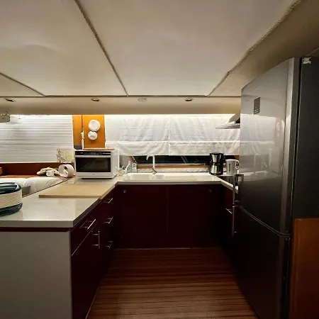 Πλωτό κατάλυμα Navi - Yacht A Quai Au Coeur De - Terrasse & Flybridge - 2 A 8 Personnes