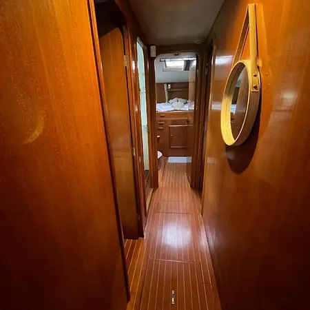 Ботель Navi, Yacht A Quai Centre, 2 A 8 Pers *