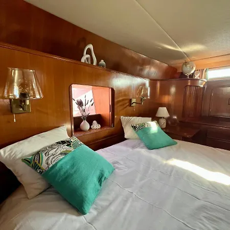 Navi, Yacht A Quai Centre, 2 A 8 Pers * Сет