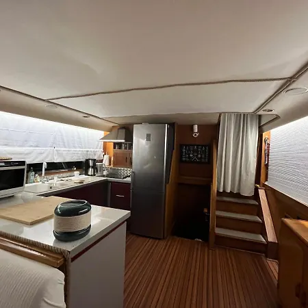 Ботель Navi, Yacht A Quai Centre, 2 A 8 Pers