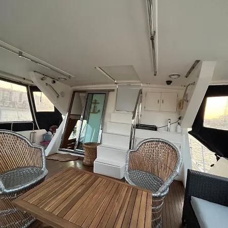 Navi, Yacht A Quai Centre, 2 A 8 Pers * Сет