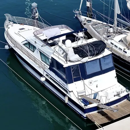 Navi - Yacht A Quai Au Coeur De - Terrasse & Flybridge - 2 A 8 Personnes Botel *