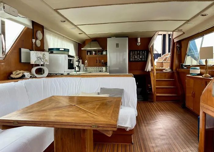 Båthotell Navi, Yacht A Quai Centre, 2 A 8 Pers Sète